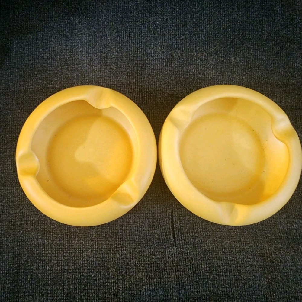 Lot Of 2‎ MCM Yellow Ceramic Ashtrays Vintage 6"  EUC